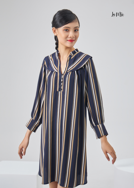 ĐẦM LỤA MAXIVIC, KIỀU SƠ MI BÈO CỔ DÁNG BABY DOLL, KẺ SỌC DỌC.