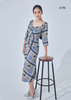 ĐẦM LA MỘC DÀI ÔM, CỔ CHỮ V, NHÚN GIỮA NGỰC, TAY DÀI XẺ