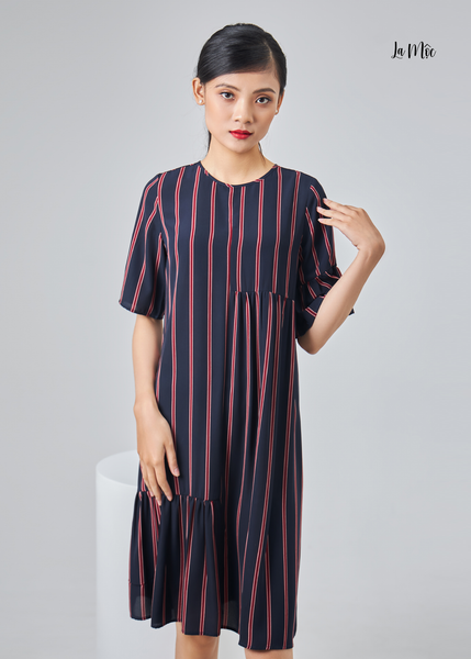 ĐẦM SUÔNG CỔ TRÒN SỌC ĐỎ MAXIVIC, CHÂN VÁY NHÚN BÈO