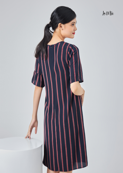 ĐẦM SUÔNG CỔ TRÒN SỌC ĐỎ MAXIVIC, CHÂN VÁY NHÚN BÈO