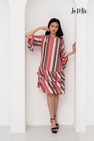 ĐẦM SUÔNG MAXIVIC SỌC ĐỎ TRẰNG, THẮT LƯNG