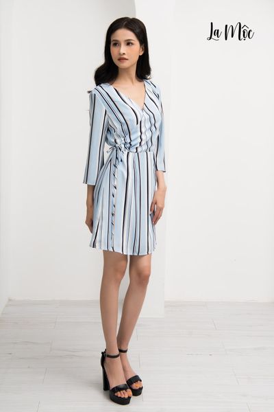 ĐẦM ÔM MAXIVIC CỔ KIỂU ĐẮP CHÉO, HỌA TIẾT SỌC DÀI