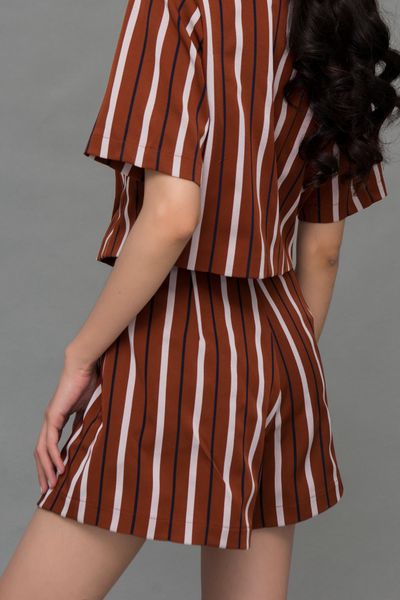 QUẦN SHORT SỌC NÂU Maxivic