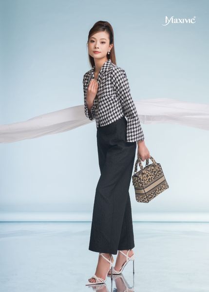 SET VEST CROPTOP ÁO GINGHAM TRẮNG ĐEN QUẦN LAYA ĐEN HOA NỔI