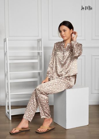 bo-mac-nha-quan-dai-tay-dai