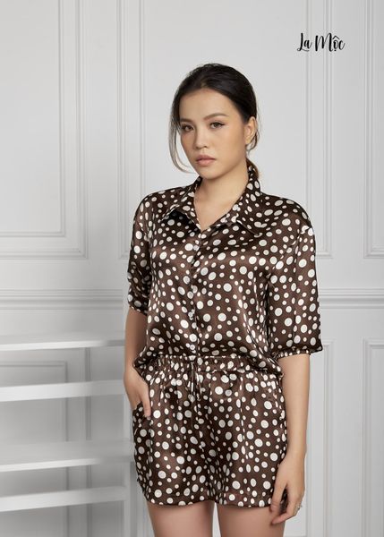 BỘ MẶC NHÀ QUẦN NGẮN, NÂU CHẤM BI, SATIN LỤA KOREA