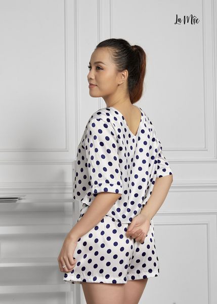 BỘ MẶC NHÀ NGẮN SATIN LỤA KOREA CỔ V, ÁO LỬNG MÀU TRẮNG, HỌA TIẾT CHẤM BI