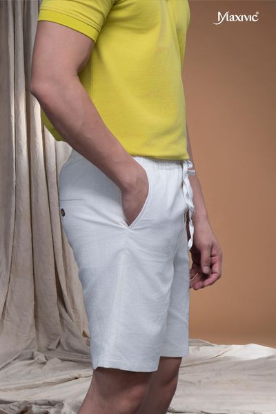 Quần nam linen trắng ngắn Maxivic