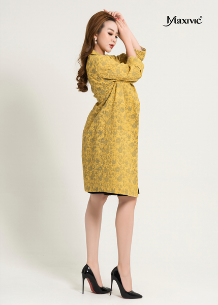 ÁO KHOÁC VEST DÀI MÀU VÀNG, HOA VĂN NỔI