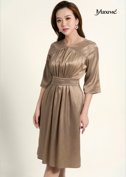 ĐẦM ÔM, CỔ V, TAY LỬNG, RẢ EO XẾP LY