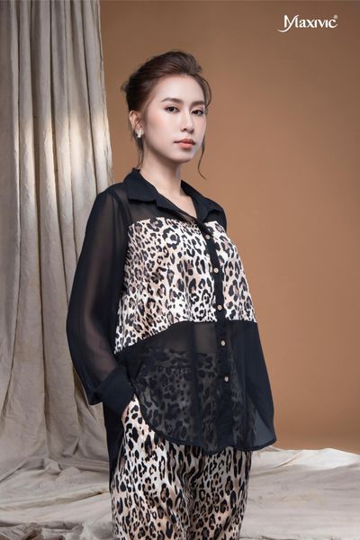 Áo sơ mi chiffon đen phối beo lụa cát Maxivic