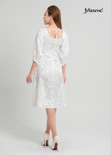 ĐẦM LỤA GẤM MAXIVIC, HOA VĂN NỔI, CỔ VUÔNG