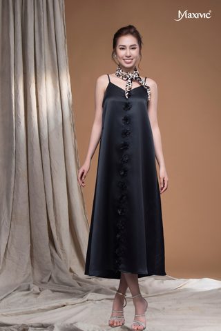 Đầm 2 dây tafta đính hoa Maxivic