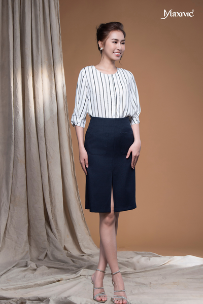 Chân váy ôm xẻ tà màu đen Maxivic