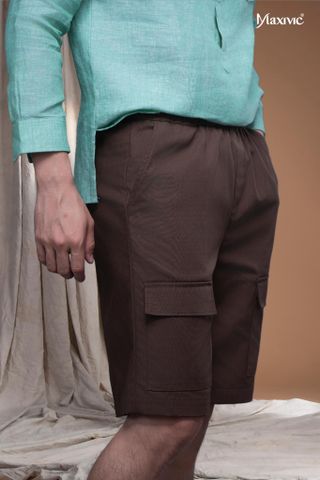 Quần nam kaki nâu đậm ngắn túi hộp Maxivic