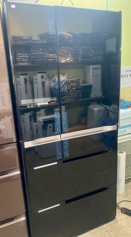 (Used 90%) Tủ lạnh Hitachi mặt gương cảm ứng 670 lít gương thuỷ