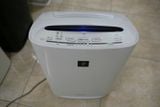 ( USED 95% )  MÁY LỌC KHÔNG KHÍ SHARP KC  A40 MADE IN JAPAN