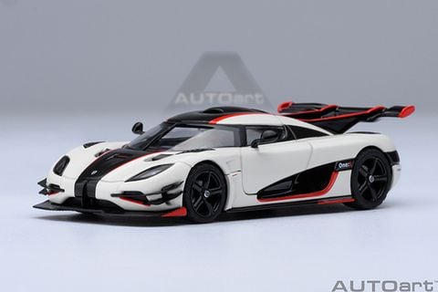  XE MÔ HÌNH KOENIGSEGG ONE : 1 PEBBLE WHITE/CARBON BLACK,TỶ LỆ 1/64 AUTOART 