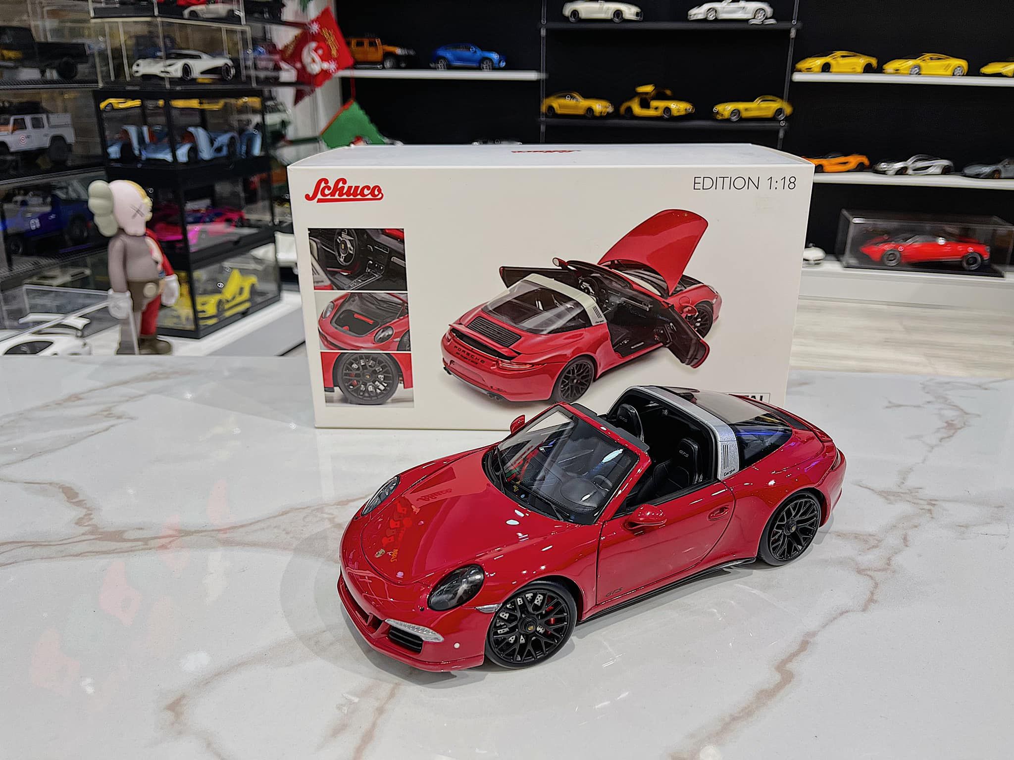 Mô Hình Porsche 911 Carrera S Màu Đen 124