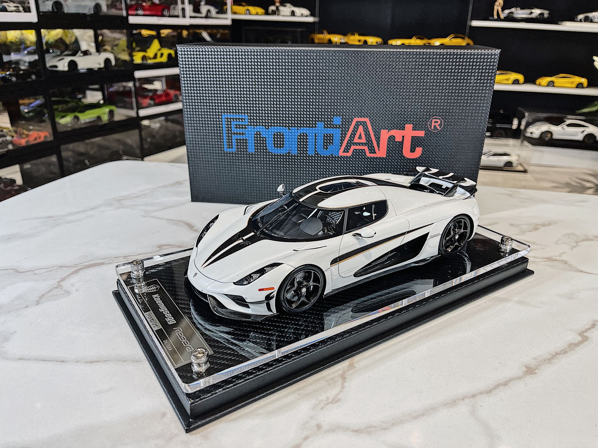 Xe Mô Hình Koeniggsegg Regera WhiteTỷ Lệ 1/18 FrontiArt