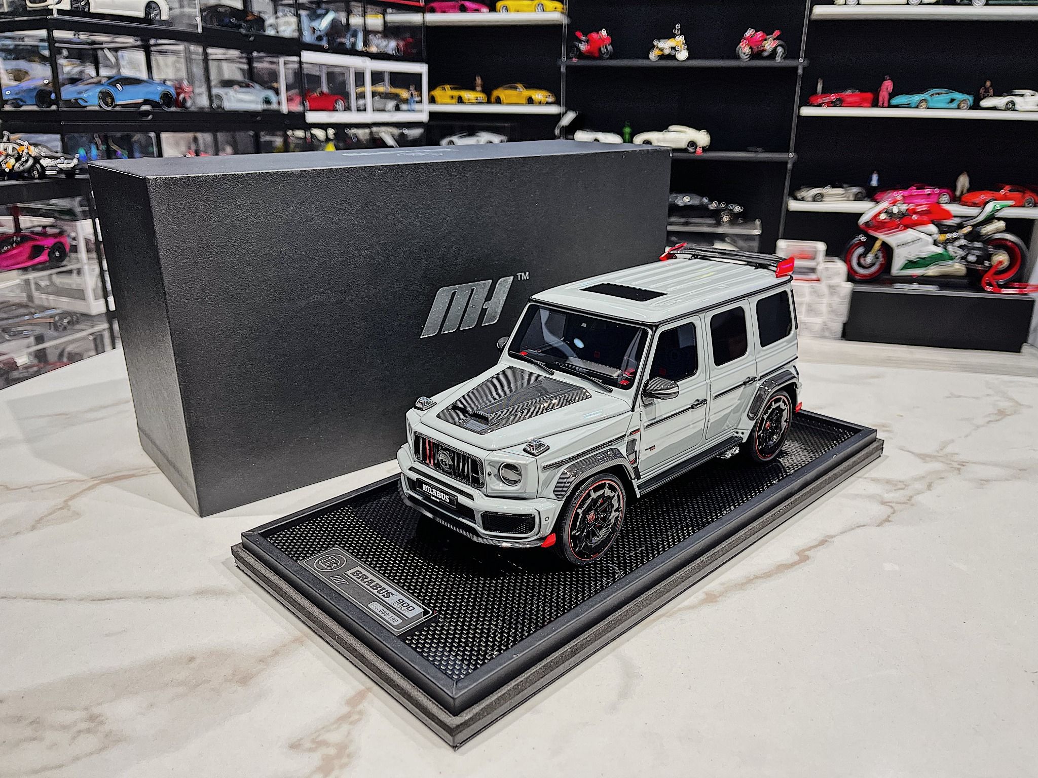 XE MÔ HÌNH MERCEDES BENZ G900 BRABUS GREY