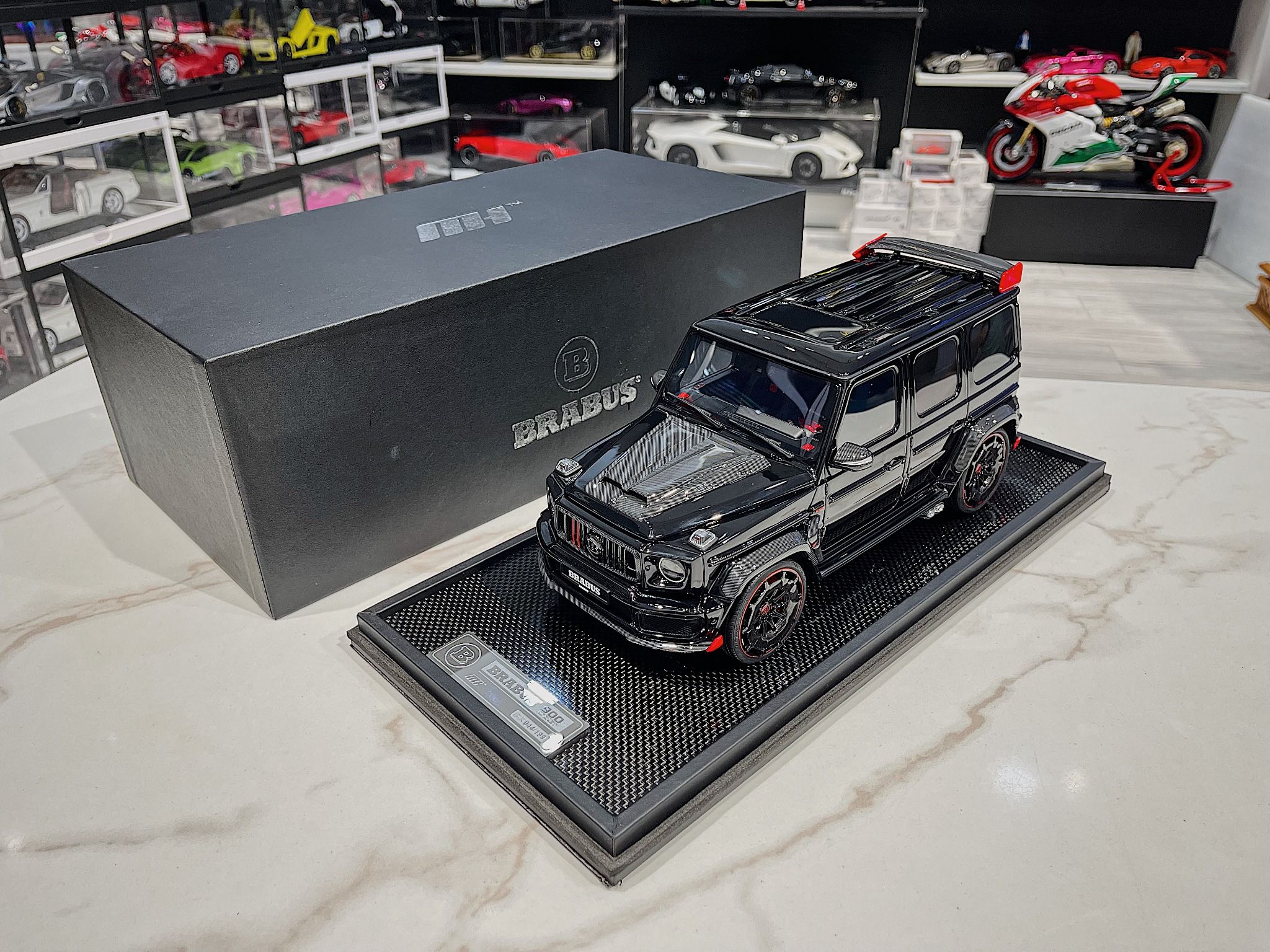 XE MÔ HÌNH MERCEDES BENZ G900 BRABUS BLACK