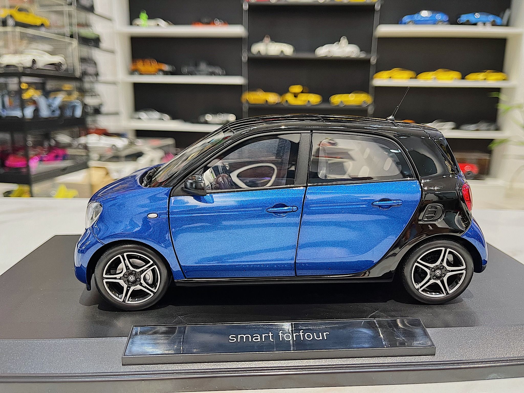 Smart forfour edition1 t Banque de photographies et d'images à haute résolution - Alamy