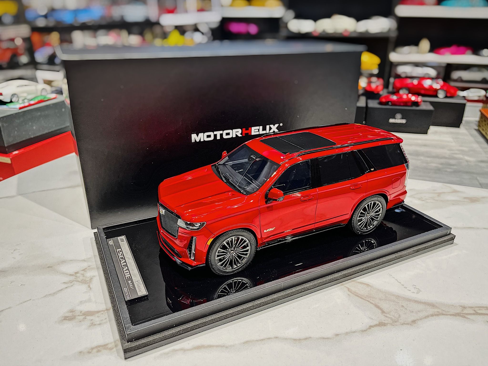 Mô Hình Xe Cadillac Escalade Màu Đen