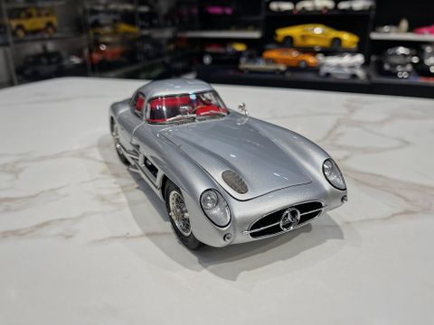  XE MÔ HÌNH MERCEDES BENZ 300SLR TỶ LỆ 1/18 CMC 