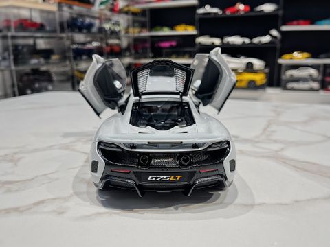  XE MÔ HÌNH MCLAREN 675LT WHITE,TỶ LỆ 1/18 AUTOART 