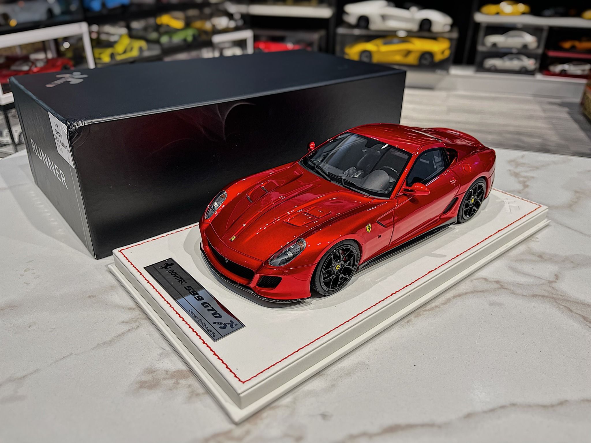 XE MÔ HÌNH FERRARI 599 GTO NOVITEC RED,TỶ LỆ 1/18 RUNNER