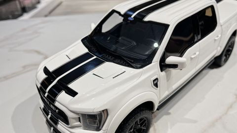  XE MÔ HÌNH FORD SHELBY F-150 STAR WHITE,TỶ LỆ 1/18 GTSPIRIT 