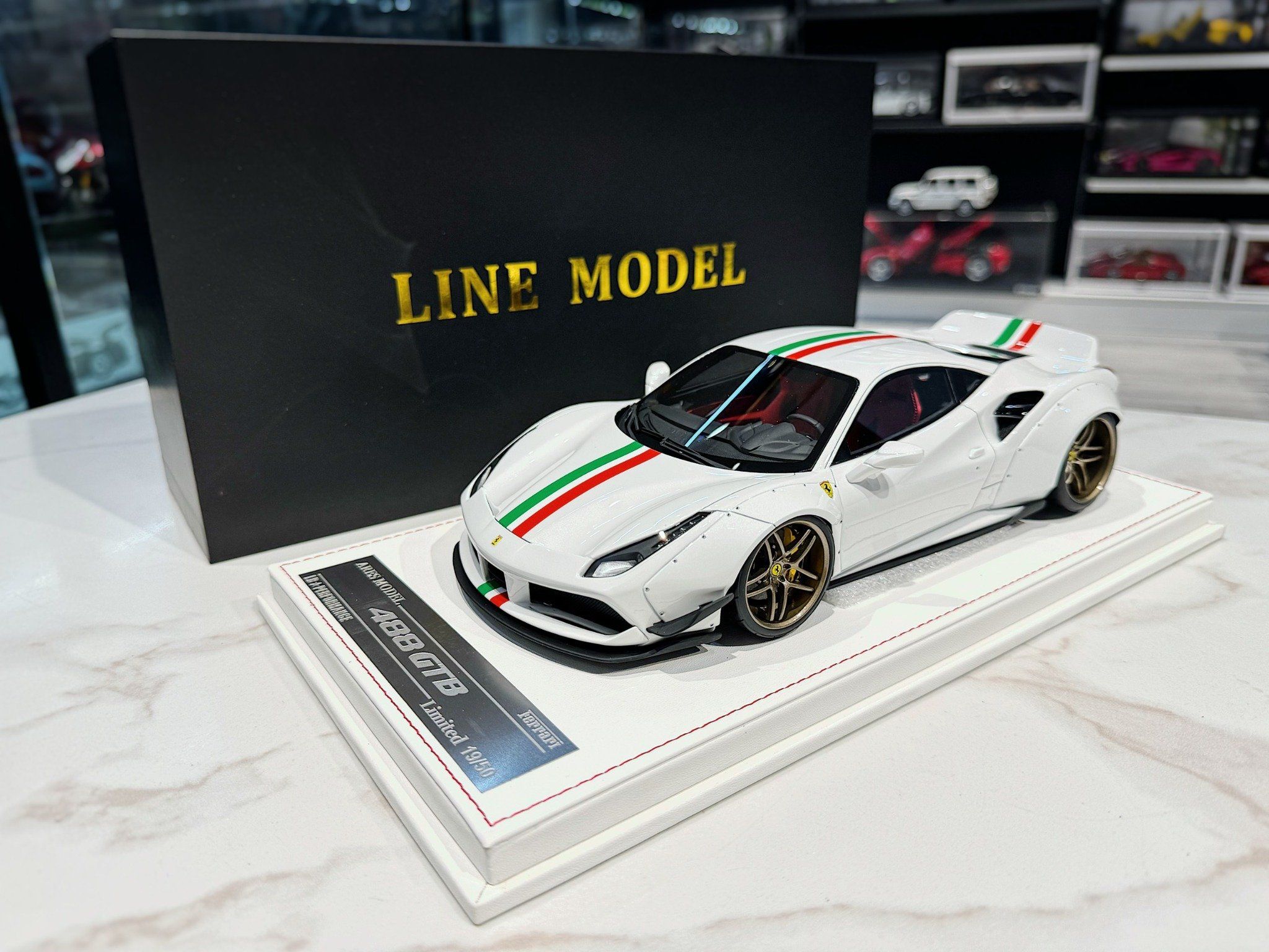 XE MÔ HÌNH FERRARI 488 LBWK WHITE,TỶ LỆ 1/18 ARES MODEL