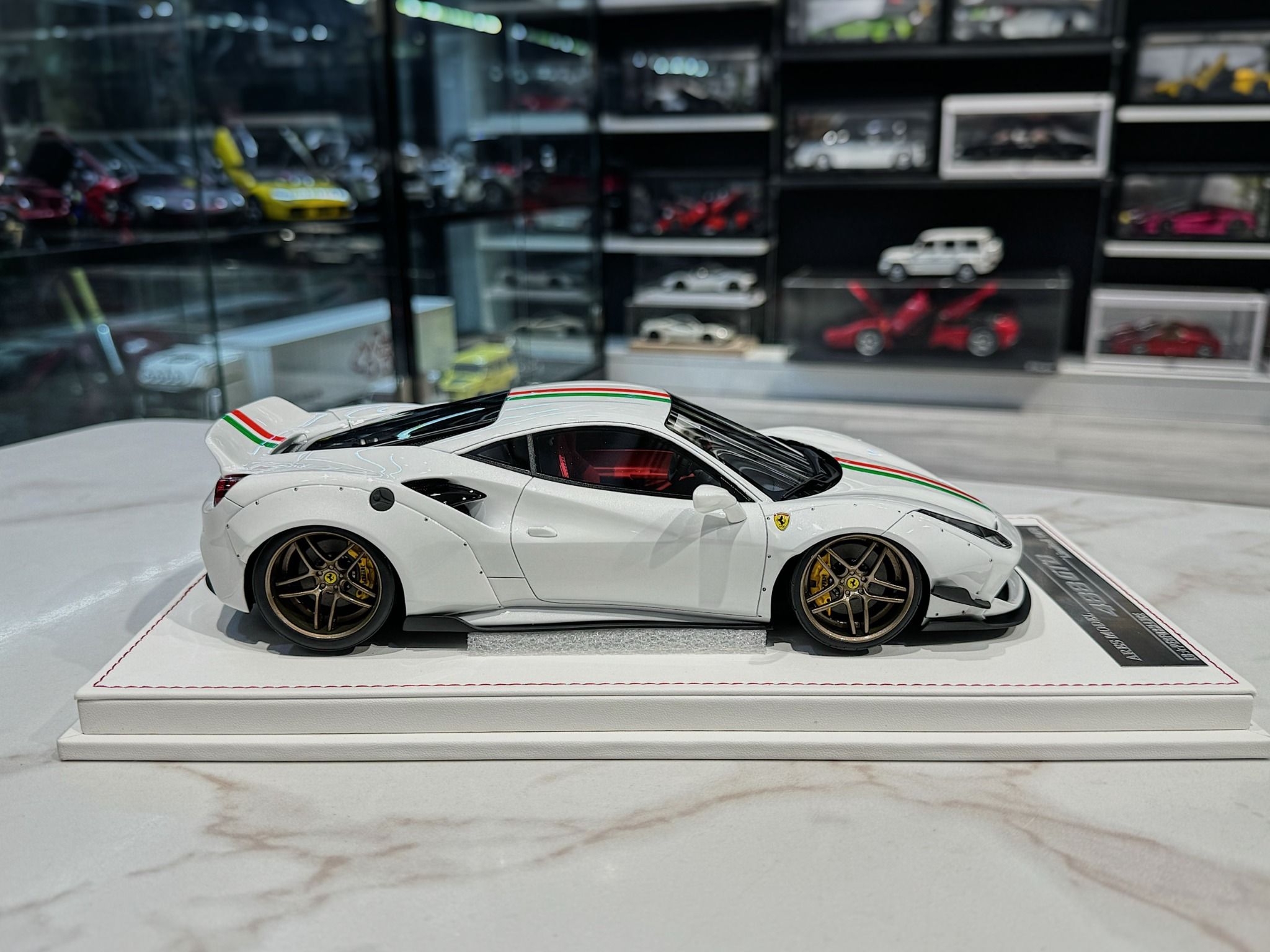 XE MÔ HÌNH FERRARI 488 LBWK WHITE,TỶ LỆ 1/18 ARES MODEL – Mô Hình Tĩnh ...