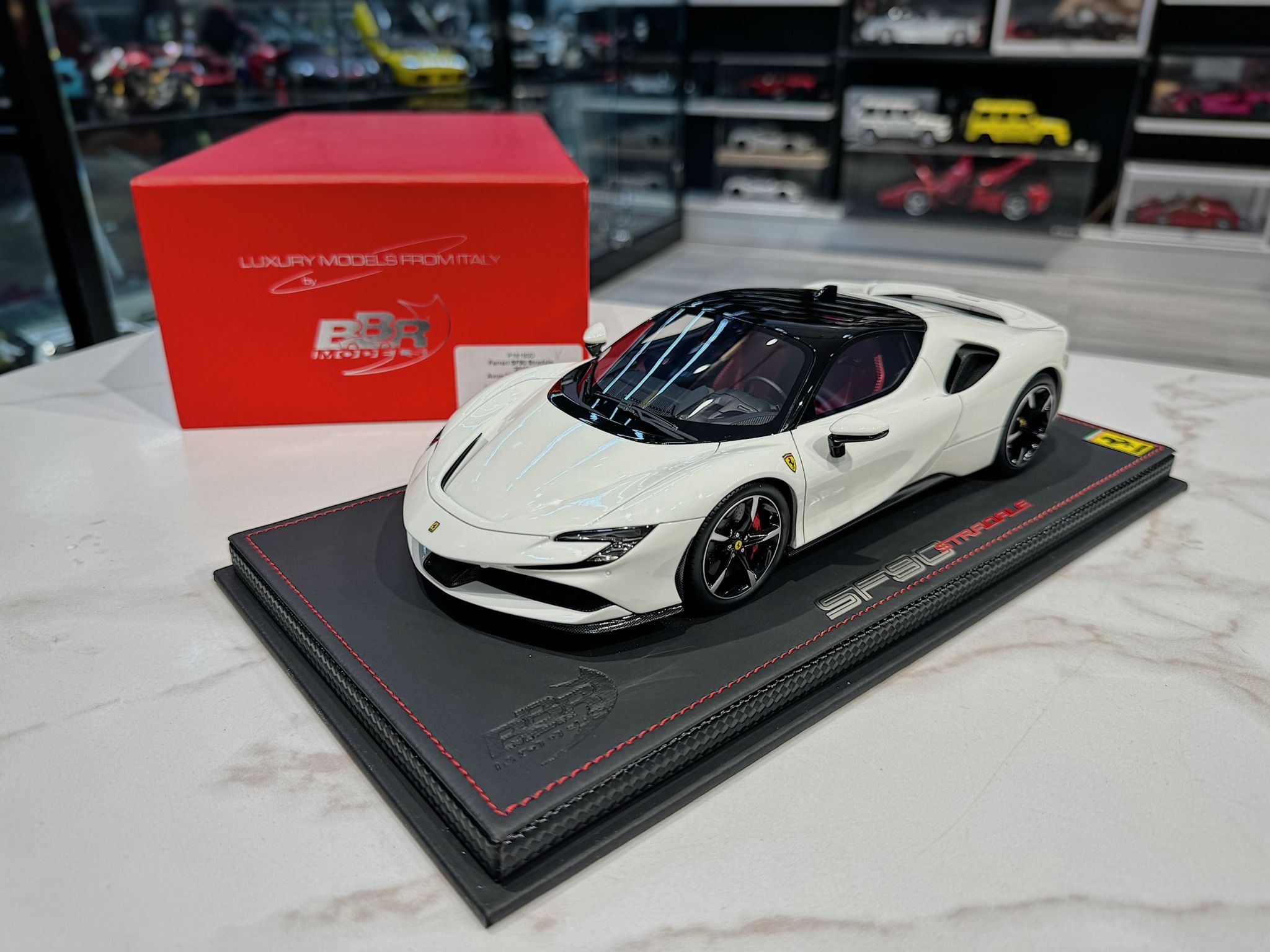 XE MÔ HÌNH FERRARI SF90 STRADALE WHITE,TỶ LỆ 1/18 BBR MODEL