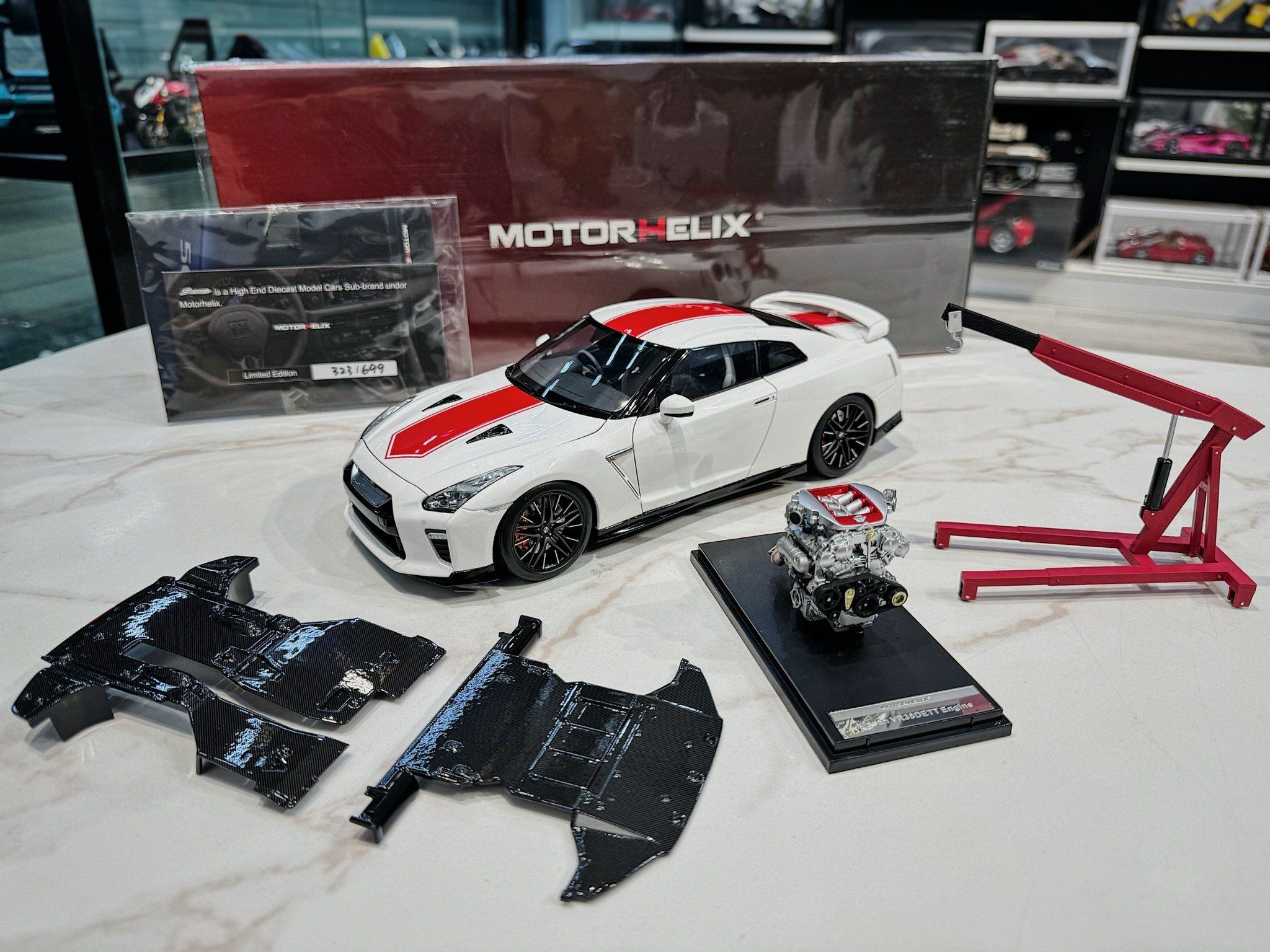 XE MÔ HÌNH NISSAN GT-R R35 50TH ANNIVERSARY,TỶ LỆ 1/18 MOTORHELIX