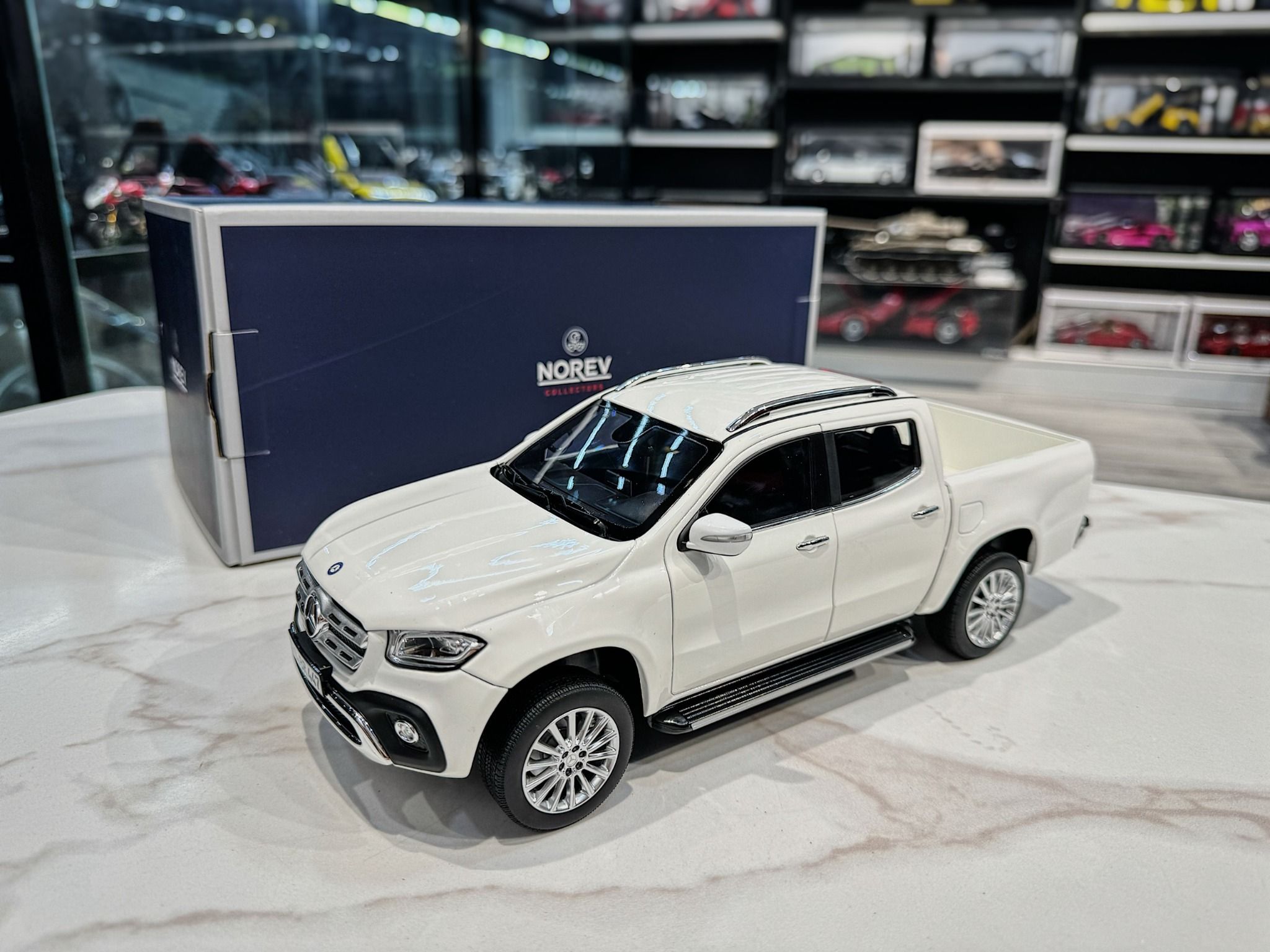 XE MÔ HÌNH MERCEDES BENZ X-CLASS WHITE,TỶ LỆ 1/18 NOREV