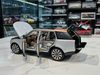 XE MÔ HÌNH RANGE ROVER SV AUTOBIOGRAPHY SILVER - ROSE GOLD,TỶ LỆ 1/18 LCD