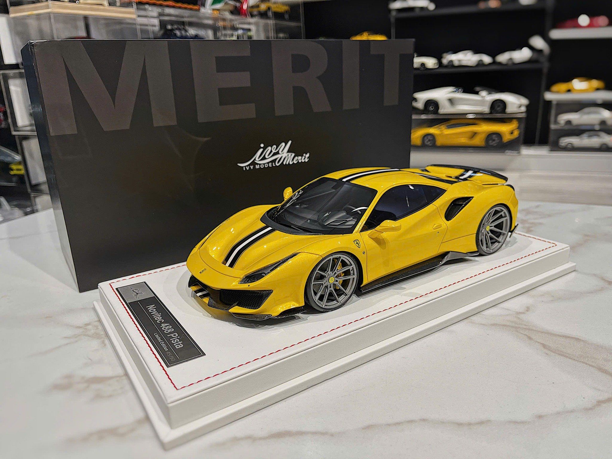 XE MÔ HÌNH FERRARI 488 PISTA NOVITEC YELLOW,TỶ LỆ 1/18 IVY MODEL