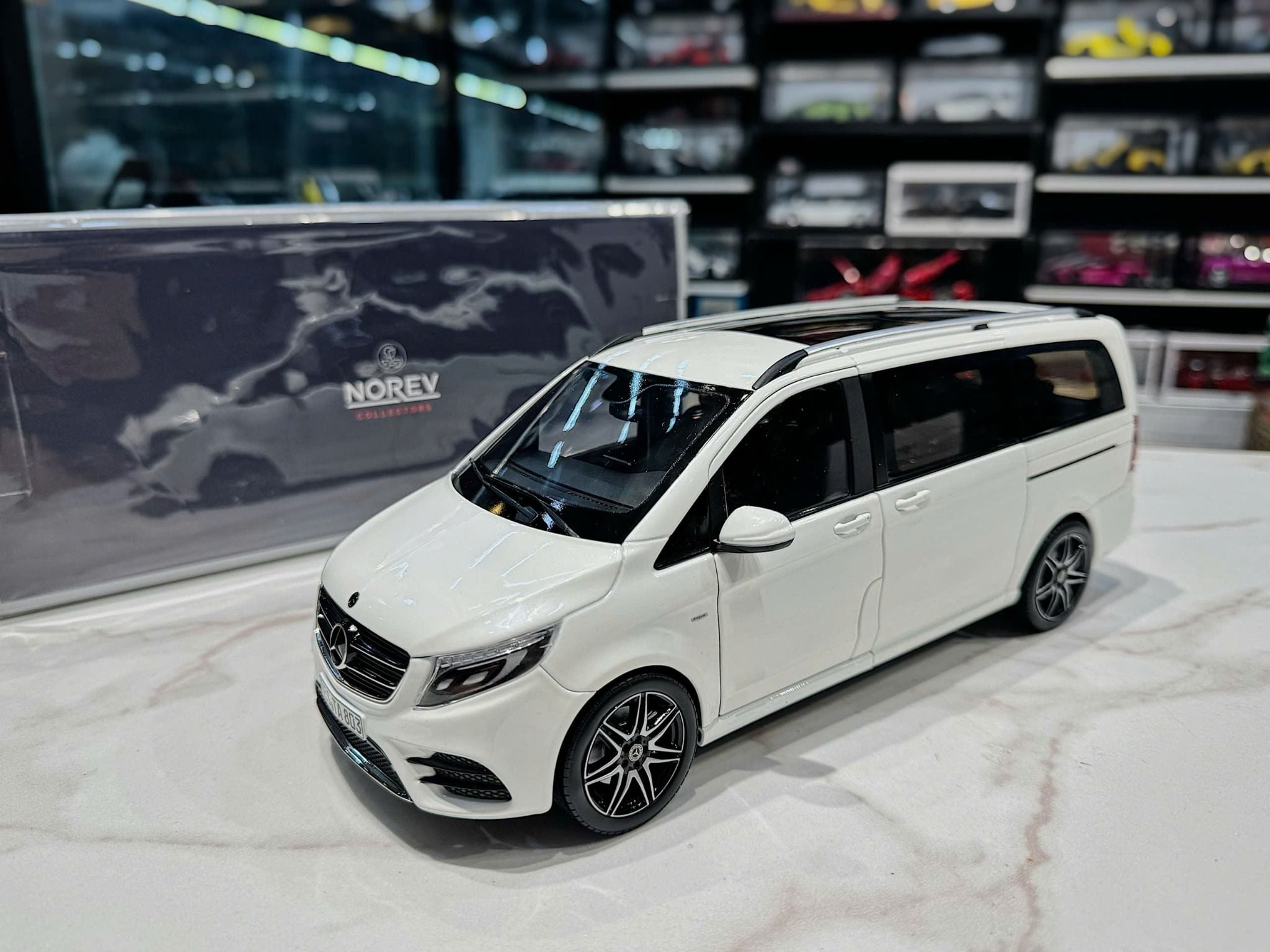 XE MÔ HÌNH MERCEDES BENZ V-CLASS,TỶ LỆ 1/18 NOREV