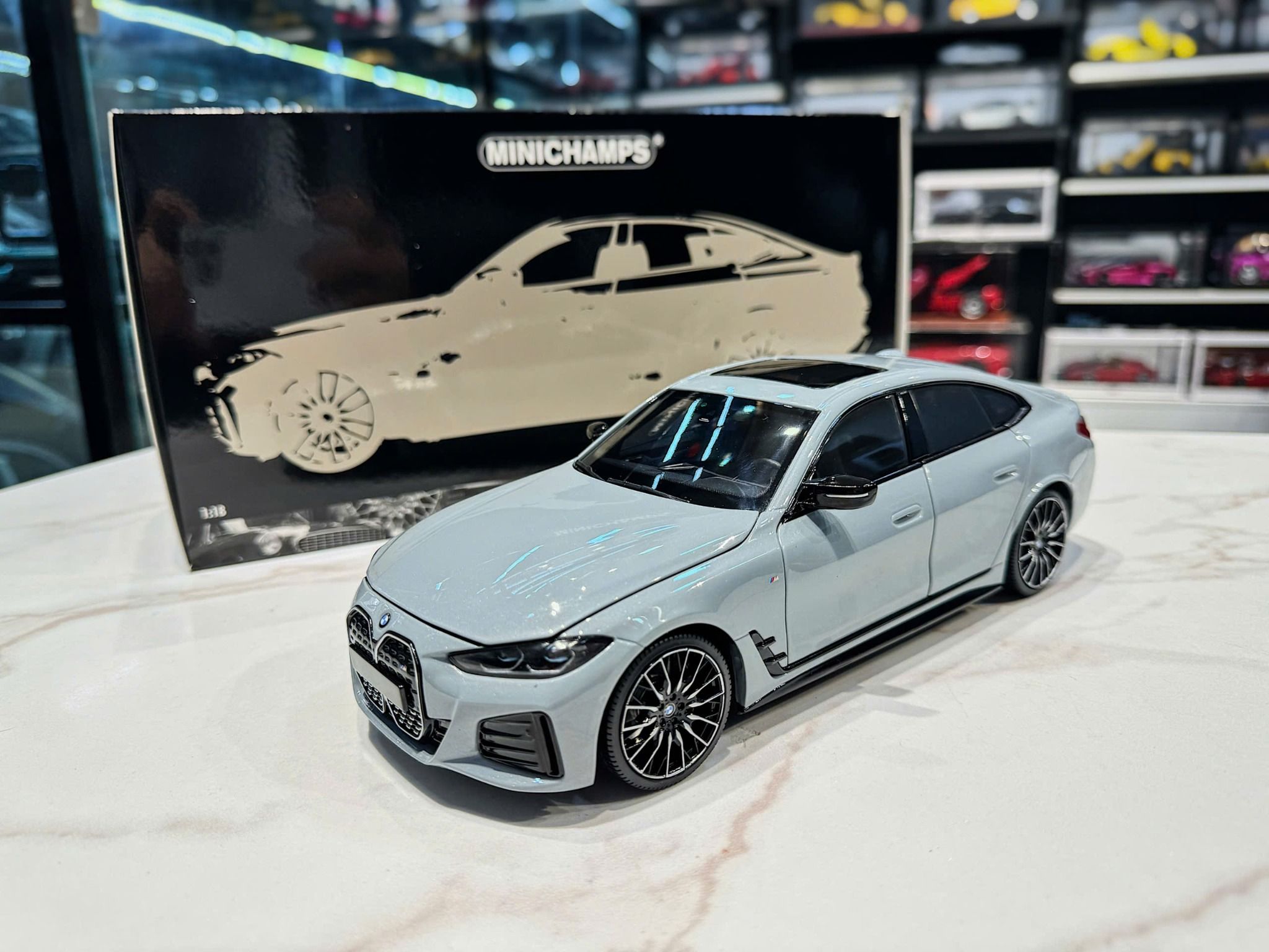 XE MÔ HÌNH BMW I4 GREY,TỶ LỆ 1/18 MINICHAMPS