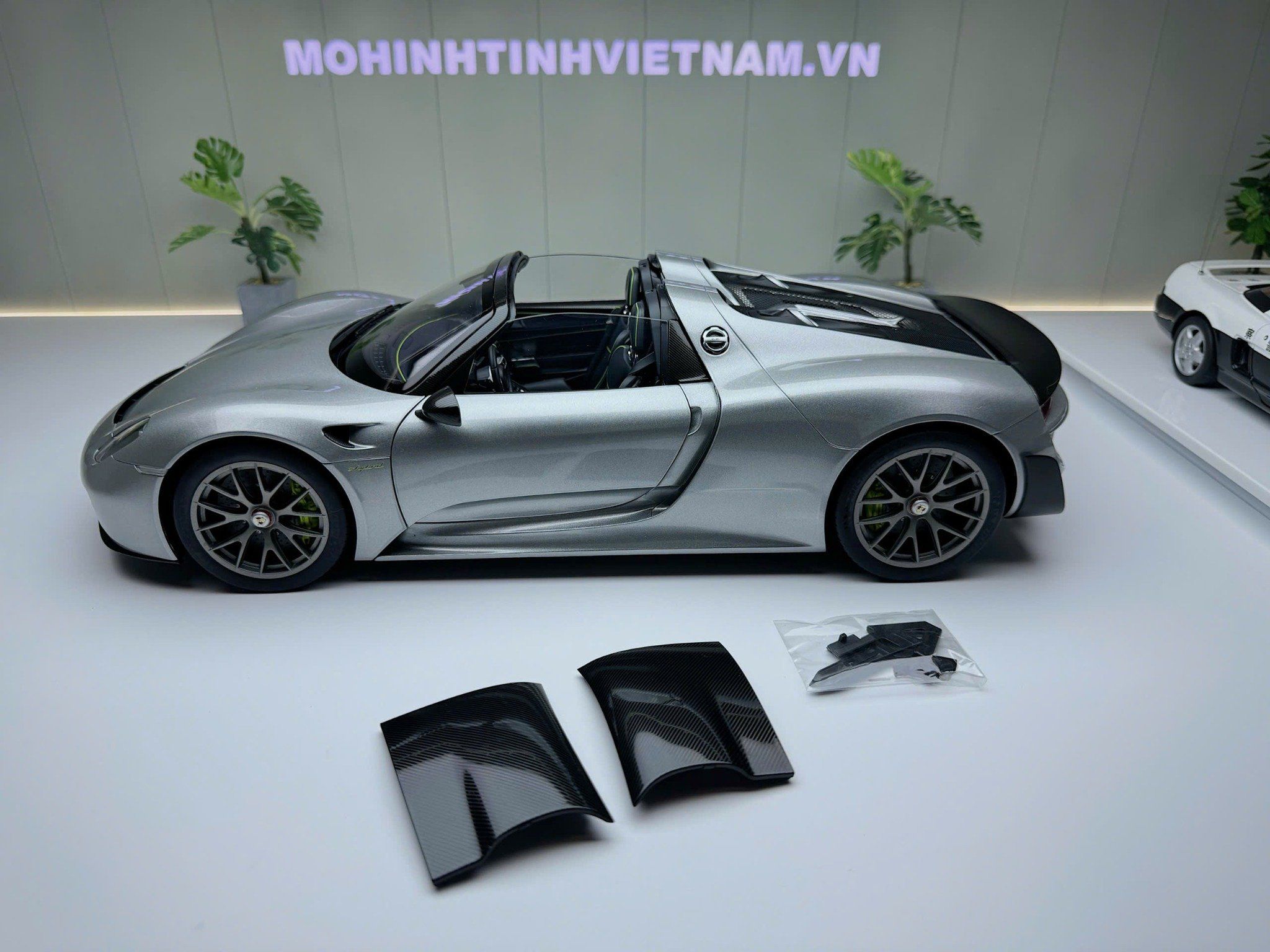 XE MÔ HÌNH PORSCHE 918 SPYDER,TỶ LỆ 1/12 AUTOART