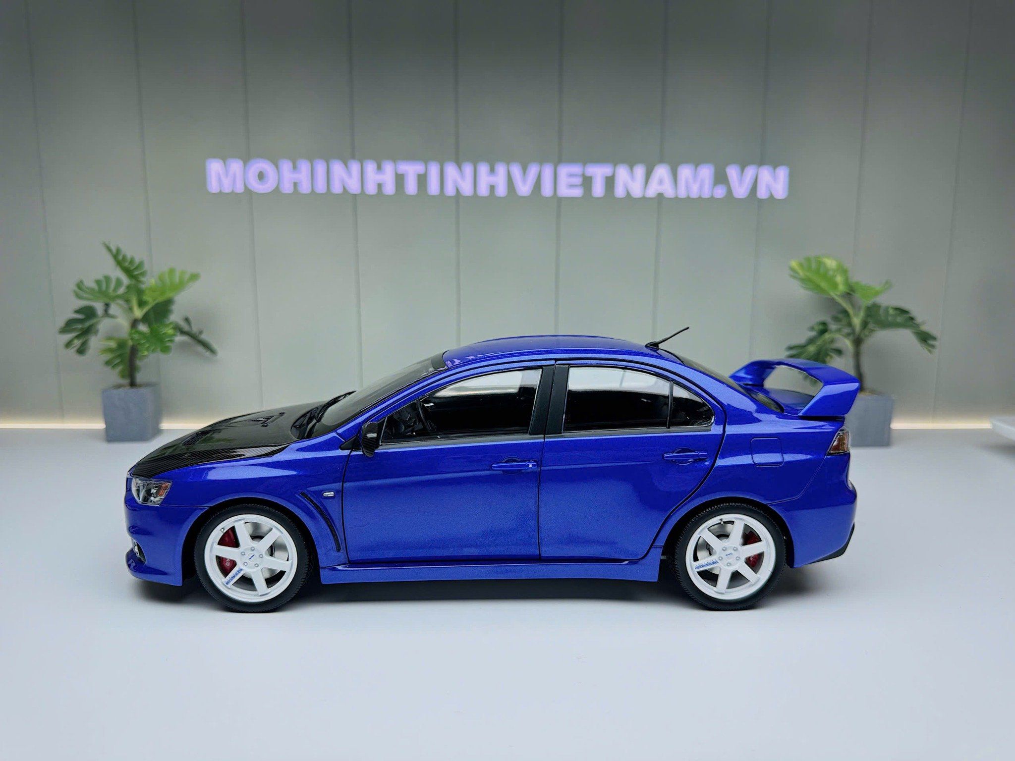XE MÔ HÌNH MITSUBISHI LANCER  EVOLUTION X BLUE,STỶ LỆ 1/18 VIAT MODEL