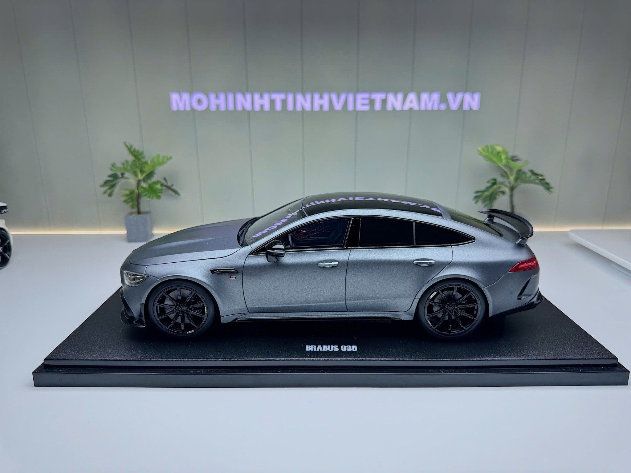 XE MÔ HÌNH MERCEDES BENZ BRABUS 830,TỶ LỆ 1/18 GTSPIRIT