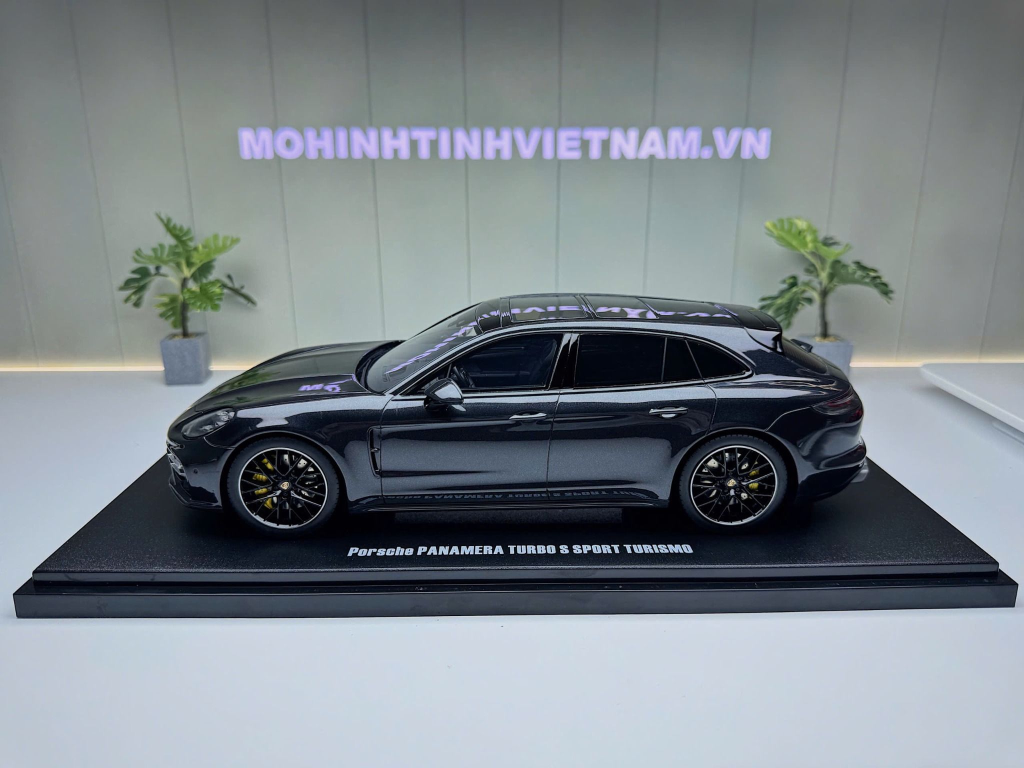 XE MÔ HÌNH PORSCHE PANAMERA TURBO S SPORT TURISMO,TỶ LỆ 1/18 GTSPIRIT
