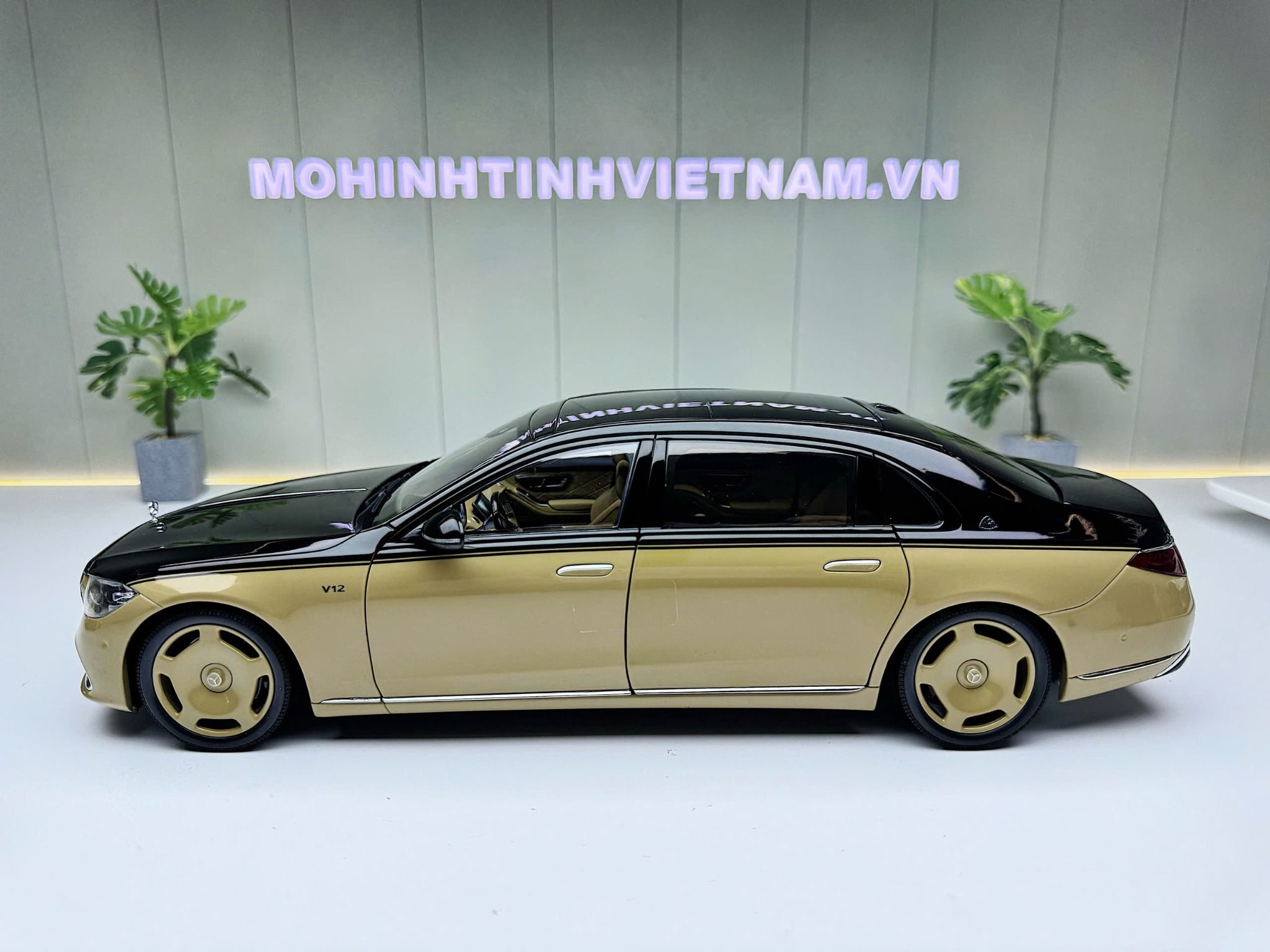 XE MÔ HÌNH MERCEDES BENZ S680 MAYBACH OFF WHITE,TỶ LỆ 1/18 ALMOSTREAL