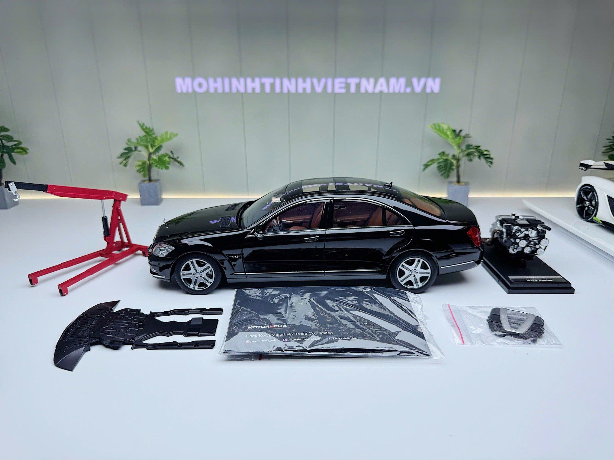 XE MÔ HÌNH MERCEDES BENZ S600L BLACK,TỶ LỆ 1/18 MOTORHELIX