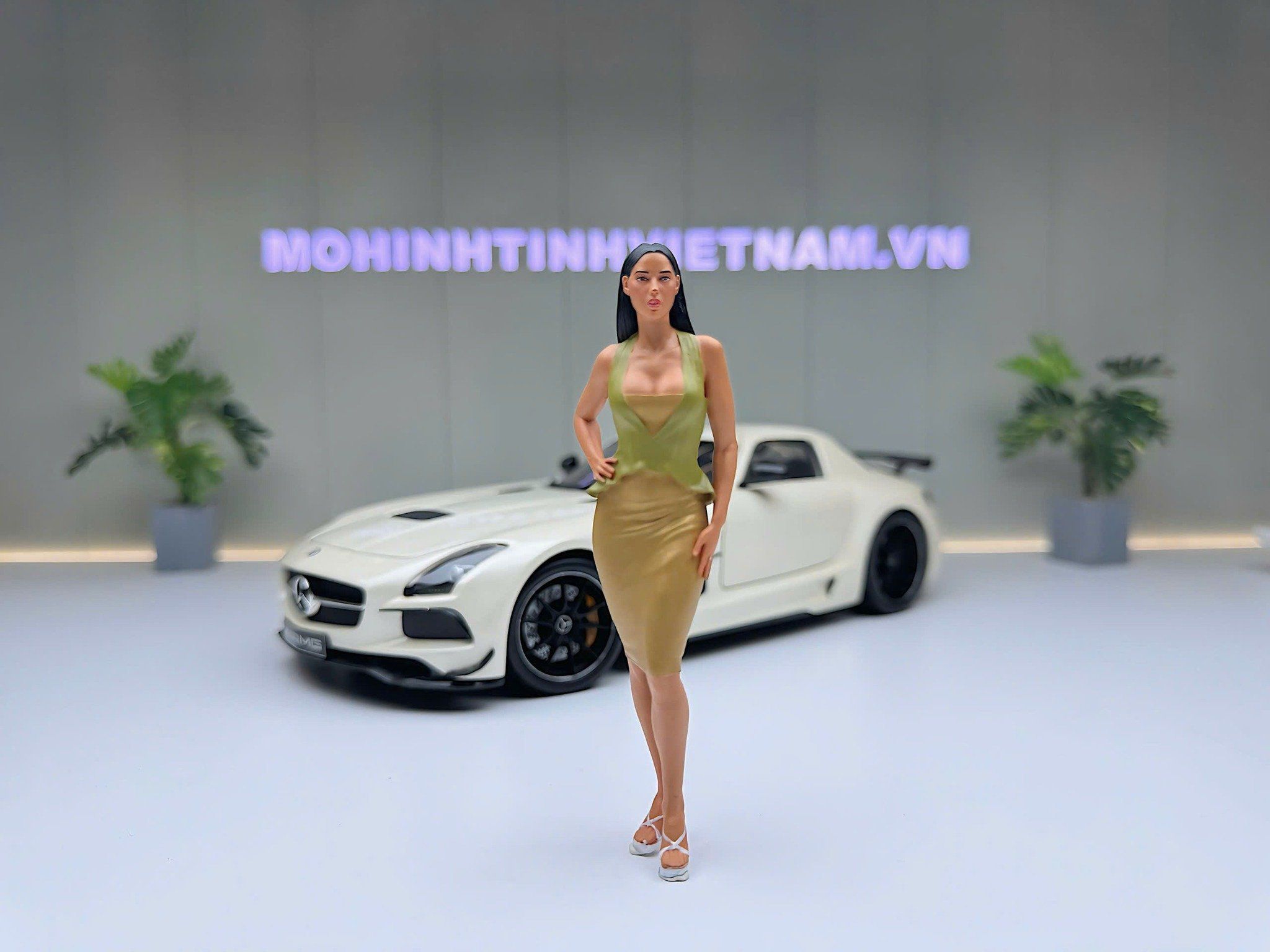 MÔ HÌNH NHÂN VẬT FIGURE LADY GIRL,TỶ LỆ 1/18  HANDMADE