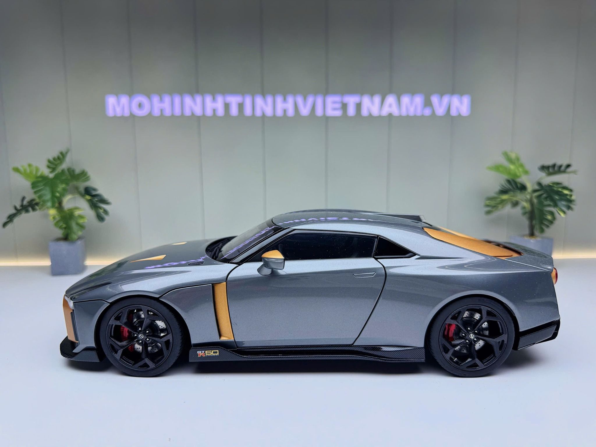 XE MÔ HÌNH NISSAN GT-R50 BY ITALDESIGN (GREY / GOLD),TỶ LỆ 1/18 AUTOART