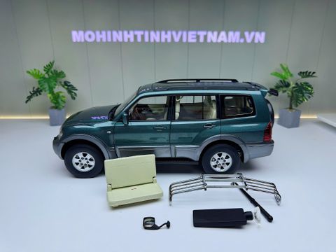  XE MÔ HÌNH MITSUBISHI PAJERO V73 GREEN,TỶ LỆ 1/18 YC MODEL 